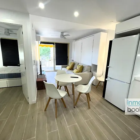 Sun Novelty 1 , Climatizado, Piscina Apartment *